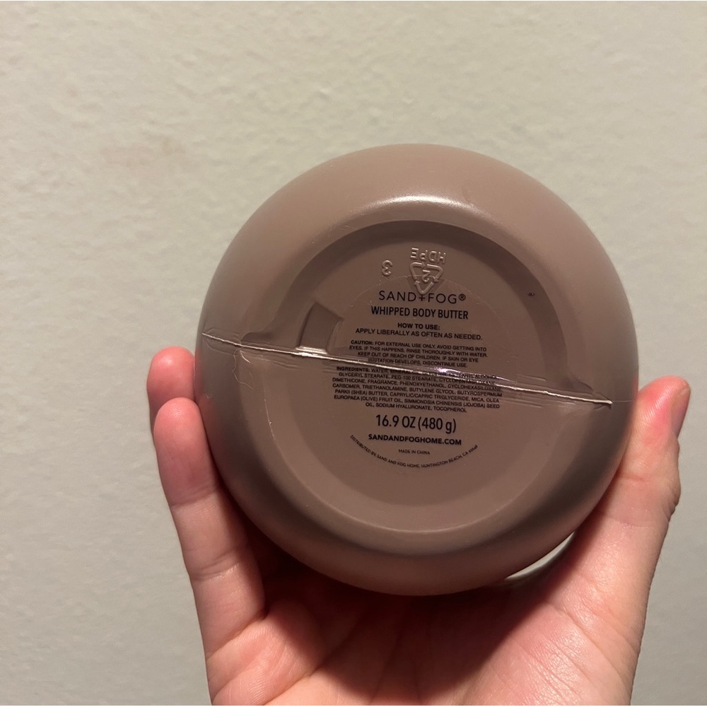 Sand + Fog WHIPPED BODY BUTTER VANILLA MUSK
16.9 OZ - Picture 2 of 3
